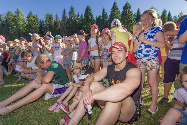 Concert Evenementen Weide Kinder Camping Berezka Redactie Rusland Yaroslavl Regio — Stockfoto