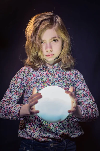 A formação de uma jovem feiticeira — Fotografia de Stock