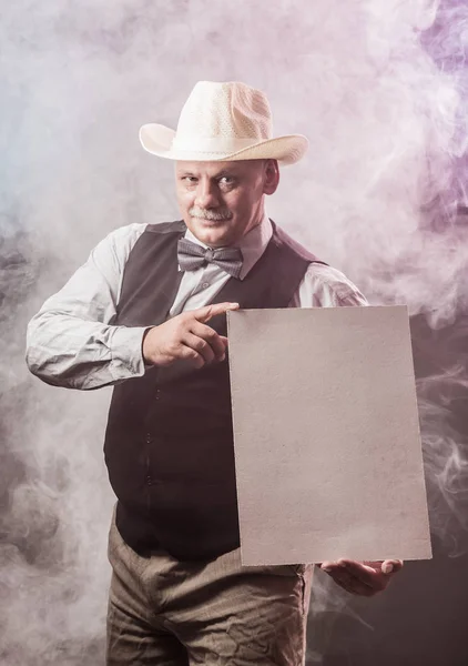 Man Hat Shows Empty Form — Stock Photo, Image