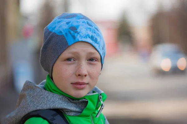 Portret Van Een Jongen Een Straat — Stockfoto