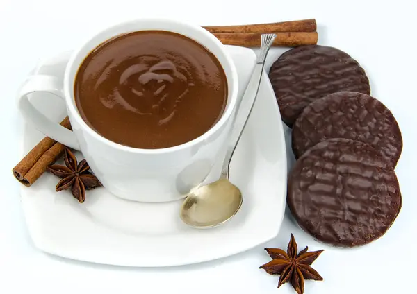 Koekjes met warme chocolademelk — Stockfoto