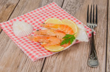 pişmiş karides kabuğu