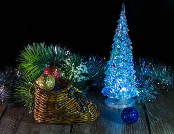 Vánoční strom ve tmě — Stock fotografie