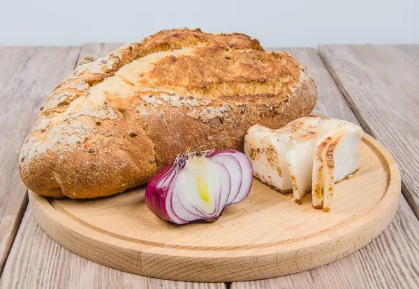 Pastırma ile ekmek — Stok fotoğraf