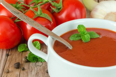 domates çorbası ve baharat