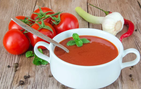Tomatensuppe und Gewürz — Stockfoto