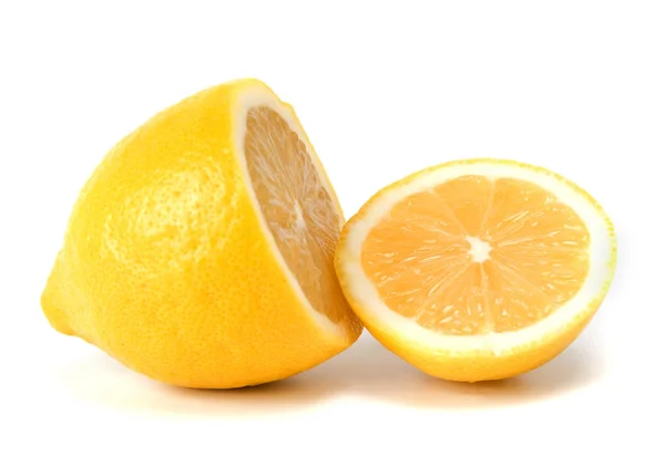 Zitrone auf Weiß — Stockfoto
