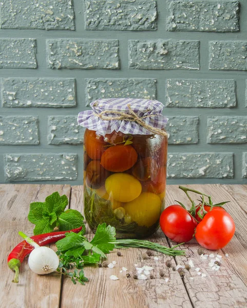 Légumes à la confiture de tomates — Photo