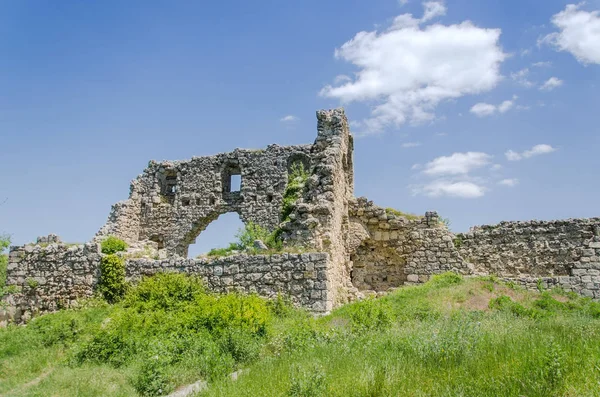 Ruínas do castelo antigo — Fotografia de Stock