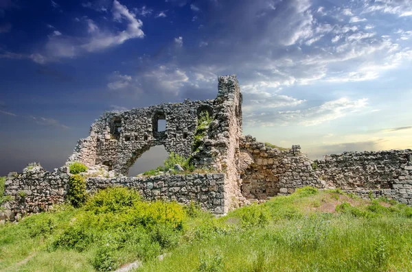 Ruínas do castelo antigo — Fotografia de Stock