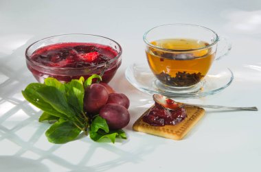 ev yapımı Erik reçeli