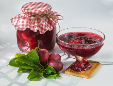 ev yapımı Erik reçeli