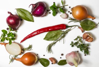 soğan ve baharatlar