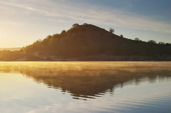 Sol en el lago . — Foto de Stock