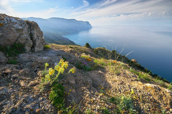 Berg zee landschap. — Stockfoto