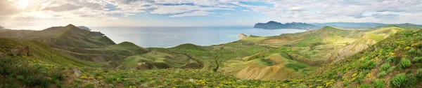 Panorama över havet våren bay — Stockfoto