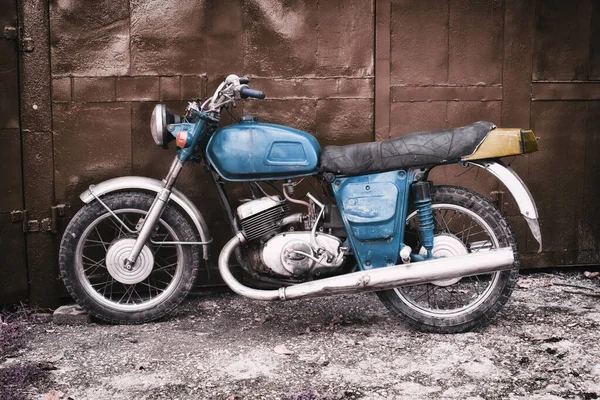 Velho motocicleta azul . — Fotografia de Stock