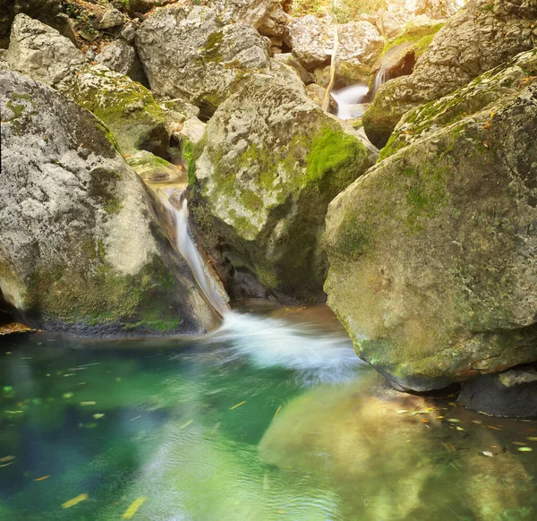 Wasserfall des Flusses. — Stockfoto
