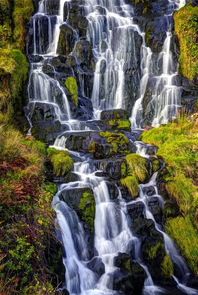 Vattenfallet nära gubbe av Storr — Stockfoto