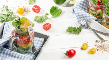 Taze sebze salatası..  