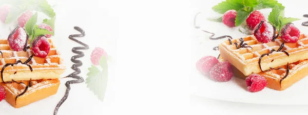 新鮮なラズベリーのワッフル — ストック写真