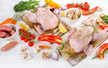 Baharatlı çiğ tavuk.