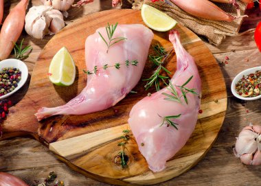 çiğ tavşan bacağı