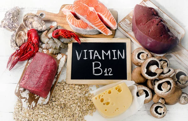 Источники витамина B12 — стоковое фото