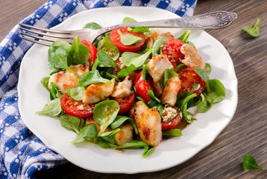 sağlıklı taze salata