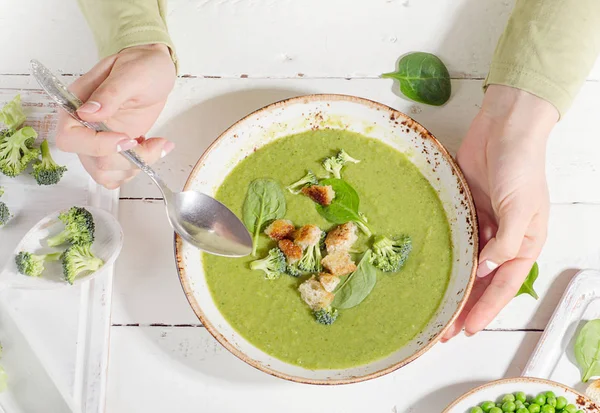 Woman holding bowl of soup — Stock Image Woman holding bowl of soup Stock Picture