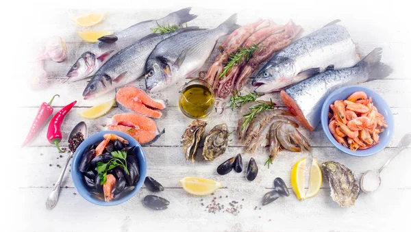Fresh seafood. Healthy diet eating — Stock Photo, Image