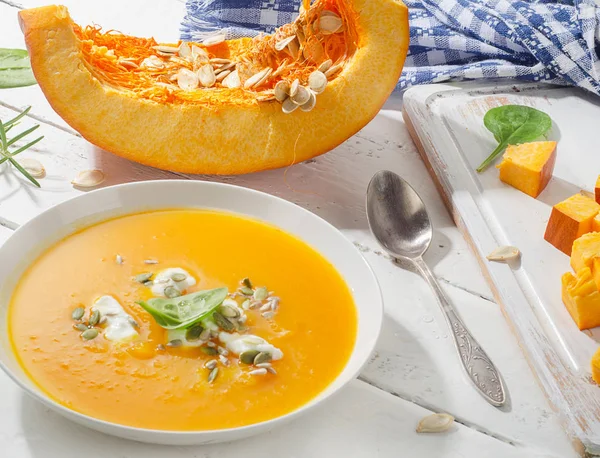 かぼちゃのスープ ボウル — ストック写真