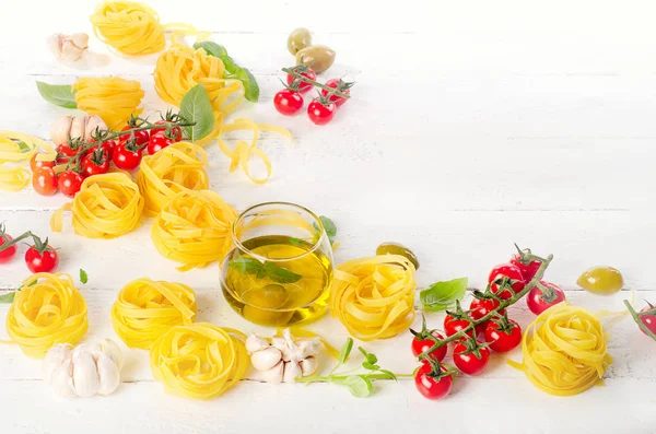 Итальянская паста с оливковым маслом — стоковое фото