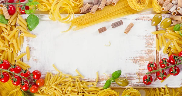 Verschillende soorten Italiaanse pasta — Stockfoto