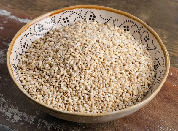 Barley in a ceramic bowl — Stock Photo, Image