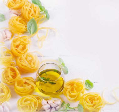 İtalyan makarna ve otlar.