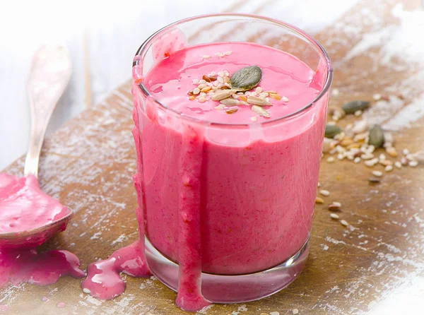 Hausgemachter Beeren-Smoothie — Stockfoto