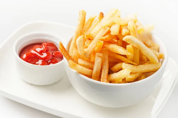 Pommes frites med tomatsås — Stockfoto