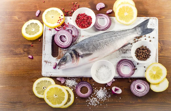 Pescado crudo fresco — Foto de Stock