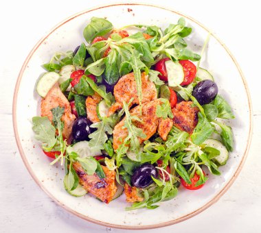 taze tavuk salatası