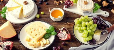 Üzüm ve ceviz ile peynir 