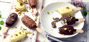 Çikolatalı dondurma popsicles 