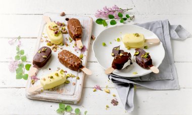 Çikolatalı dondurma popsicles 