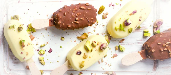 Çikolatalı dondurma popsicles 