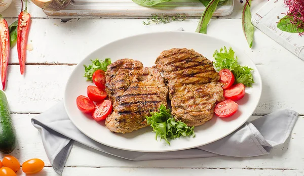 Schweinesteaks vom Grill — Stockfoto