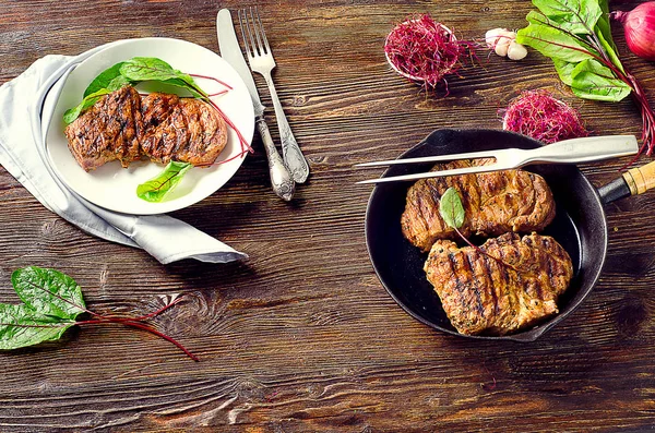 Filetes asados en sartén — Foto de Stock