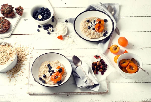 Yaban mersini ile ev yapımı yulaf ezmesi 