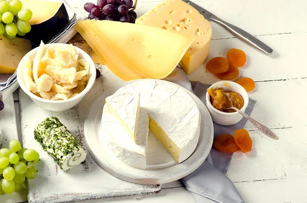 Different types of Cheeses — Stock Photo, Image