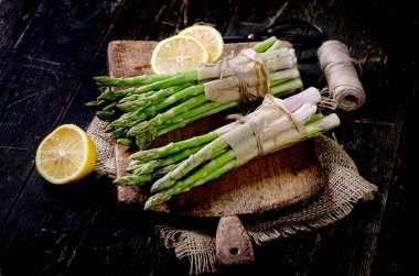 taze yeşil kuşkonmaz