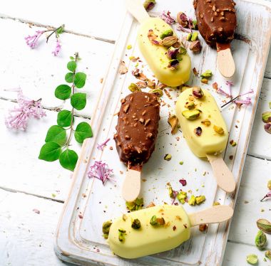 Çikolatalı dondurma popsicles 